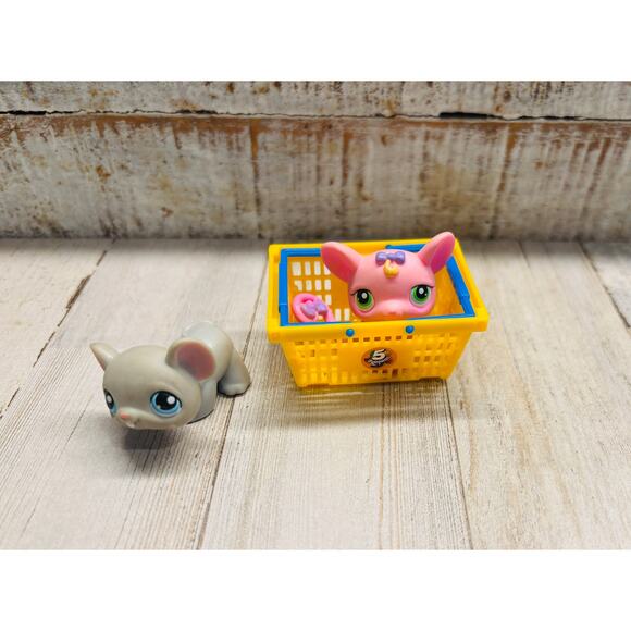 Vintage Littlest Pet Shop LPS Mice Pink Mouse, & Accessory - Great Condition! - Picture 3 of 4